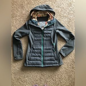 VOLCOM WOMENS LEO SOFTSHELL JACKET SZ XS